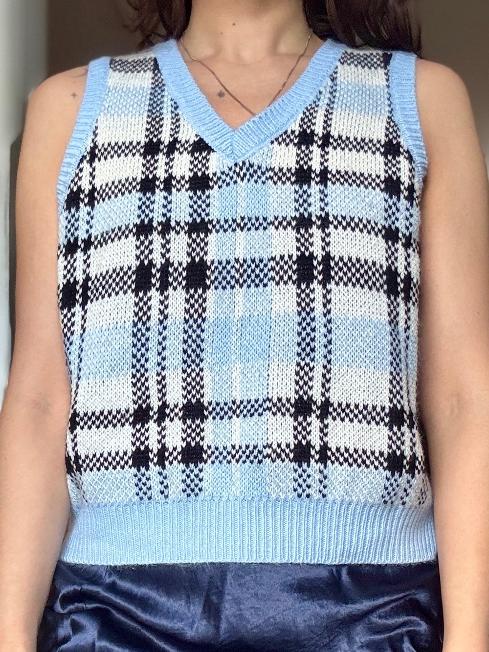 No Boundaries Light Blue Black White Plaid V-Neck Sweater Vest